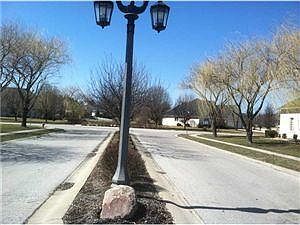 3rd image of 719 Willow Pointe South Dr