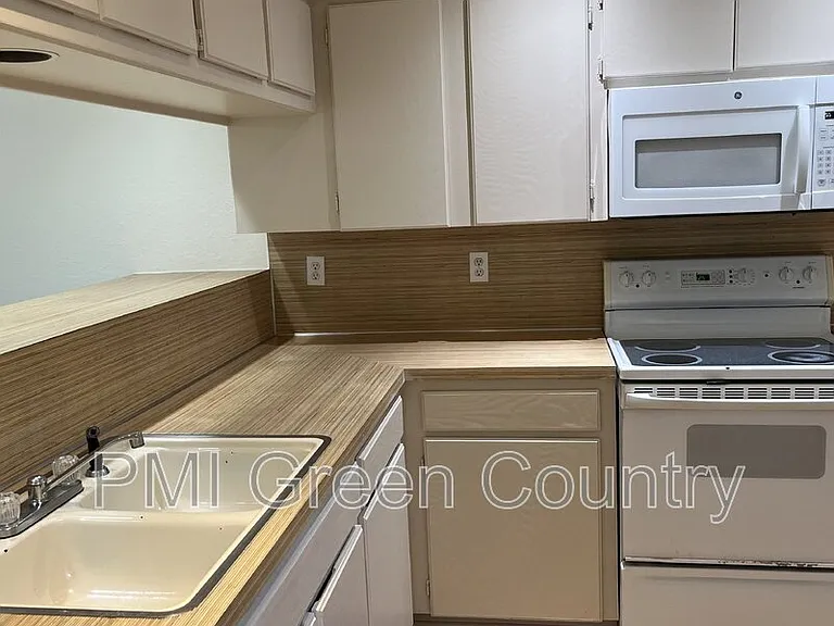 6028 S 90th East Pl — Photo 12