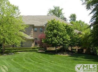 23731 Point O Woods Ct, South Lyon, MI 48178