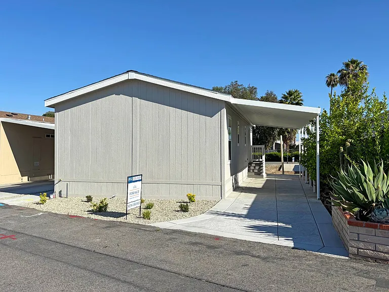 1700 State St #20 — Photo 17