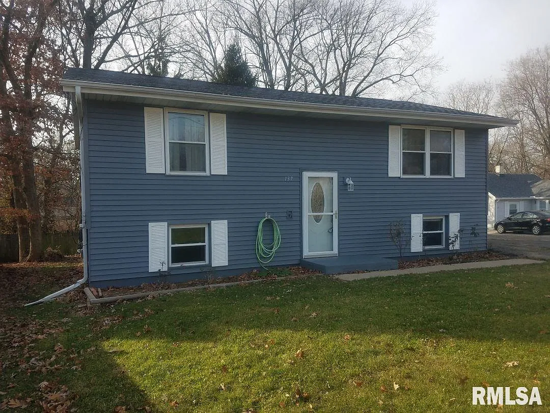 137 Hollywood Cir photo 1
