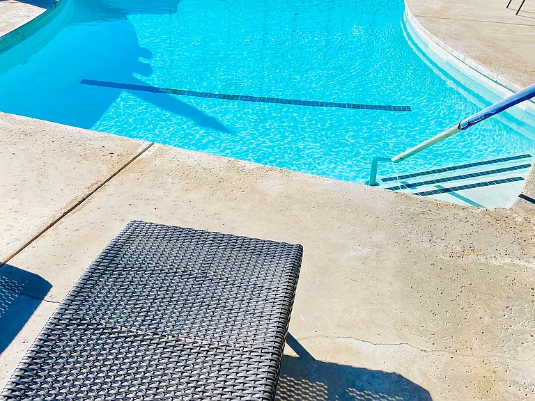2580 E Tahquitz Canyon Way — Photo 2