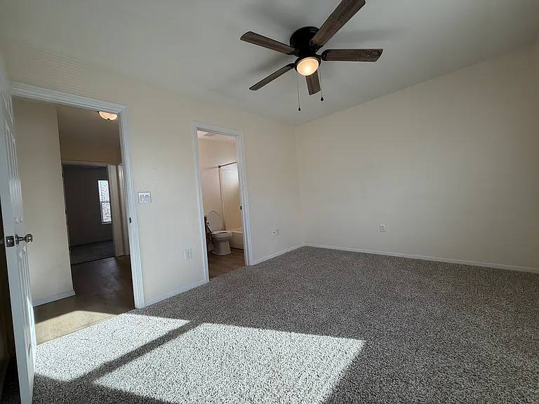 225 Desert Rose Ct #4C — Photo 14