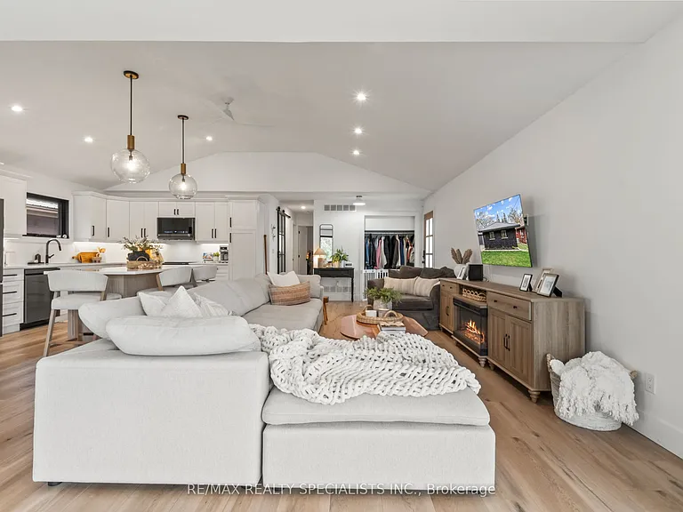 87 Cedar Dr — Photo 13