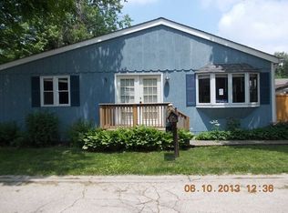 36 Fairfax Rd, Fox Lake, IL 60020