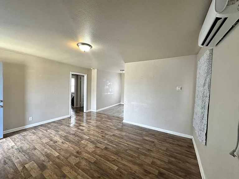4210 S Harrison St — Photo 3