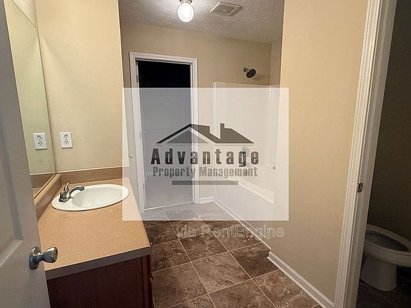 4th image of 5025 Village Run Dr