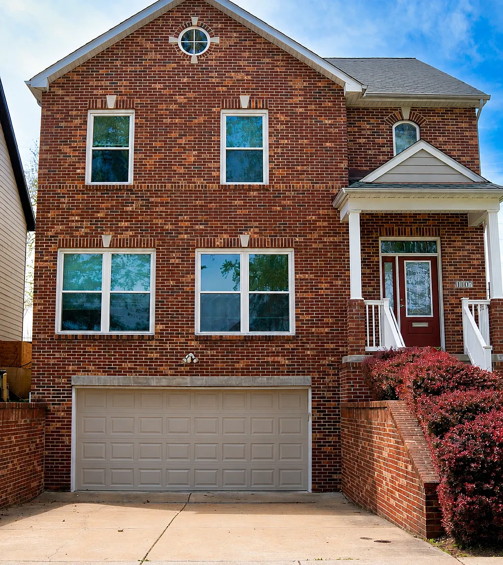 4 bed, 3.5 bath, 3500 sqft, $4,875 — Photo 1