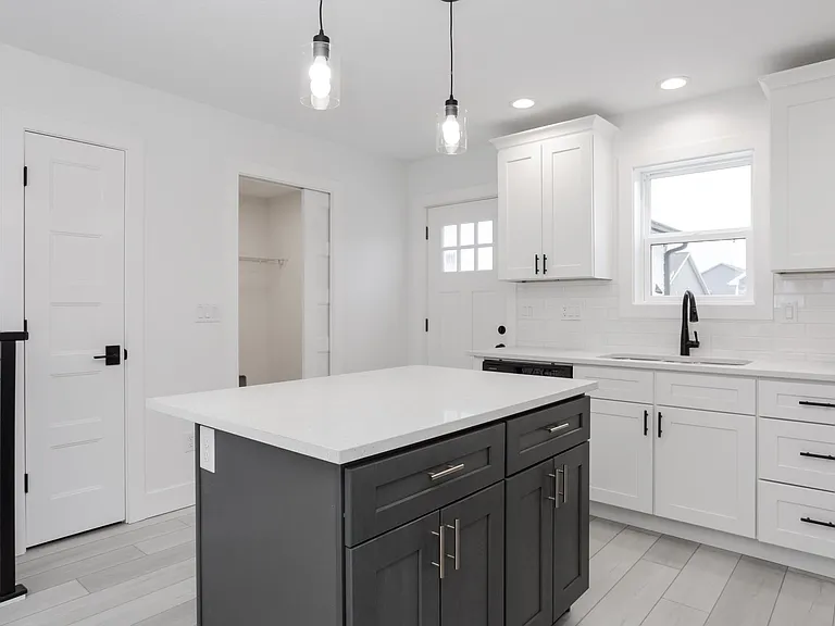 1527 Duncannon Dr — Photo 9