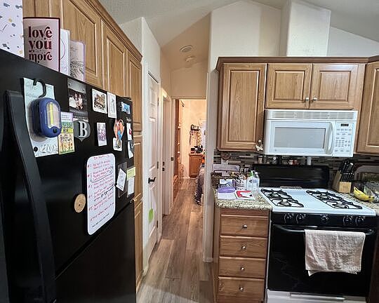 4th image of 1589 Drew Rd #294