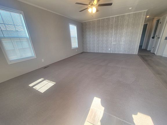 2nd image of 827 Wintergreen Dr #122