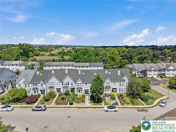 3rd image of 309 Hill Rd