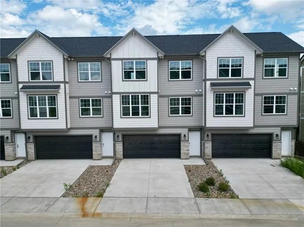 4453 154th St, Urbandale, IA 50323