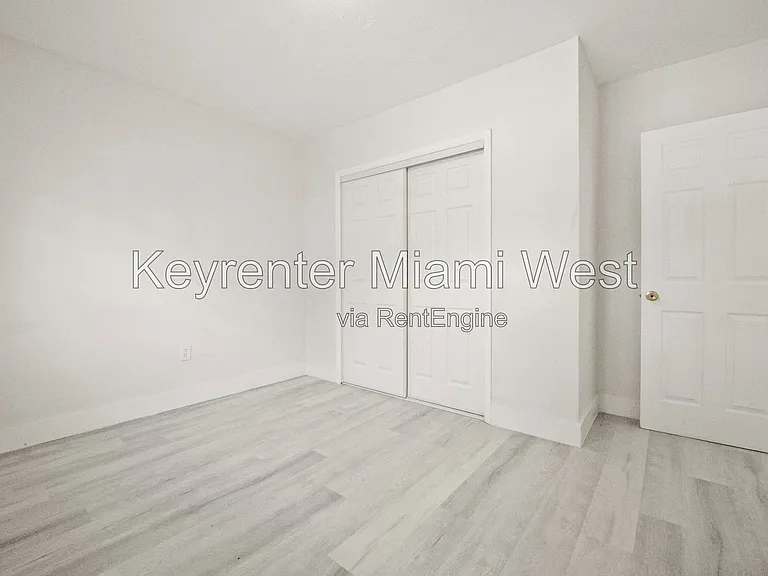 219 NW 10th Ave #2 — Photo 15