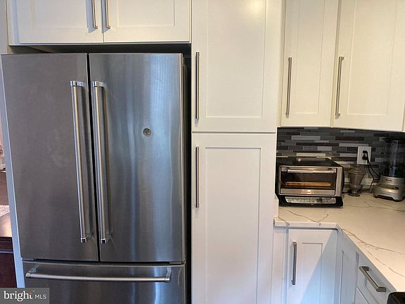 4th image of 1012 N George Mason Dr