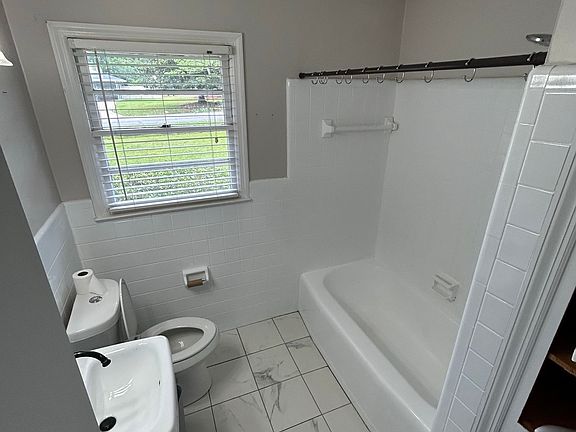 5th image of 1215 W Park Ave