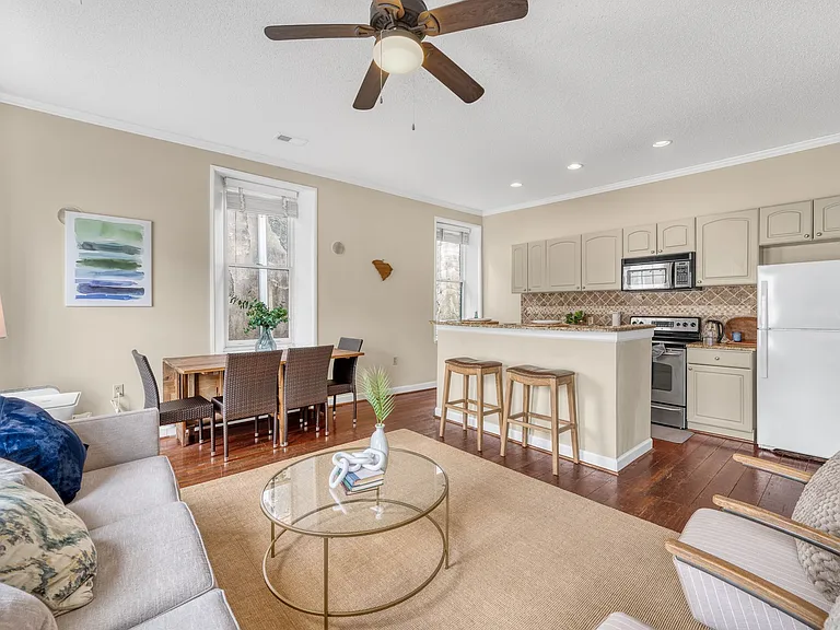 295 King St #B-3 — Photo 1