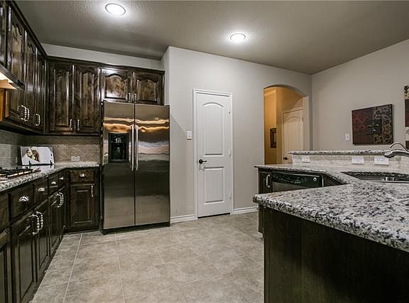 3rd image of 1013 Kerrville Way