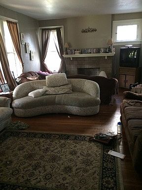 3rd image of 334 E 18th Ave
