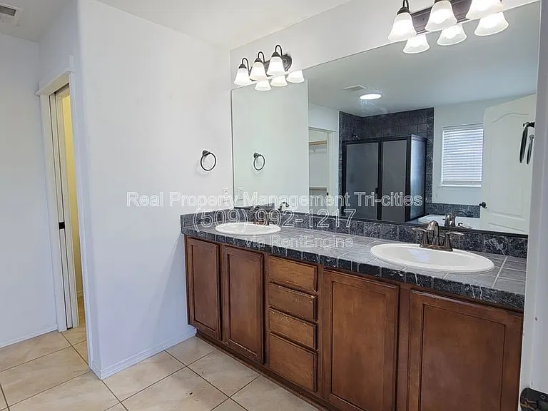 5017 Laredo Dr — Photo 12
