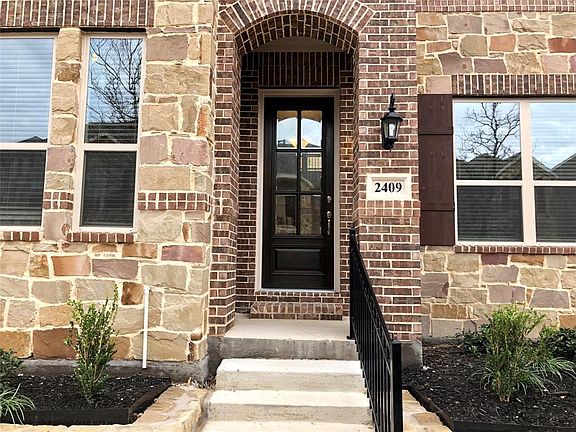 2nd image of 2409 Belvedere Ln