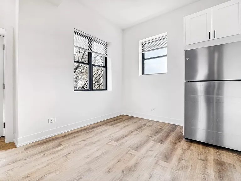 2203 N Hamilton Ave #305 — Photo 5