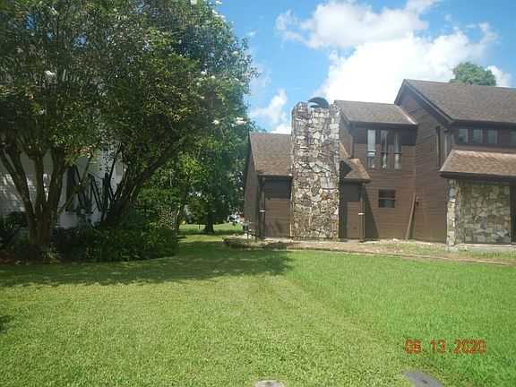 3rd image of 3528 Lake Catherine Dr