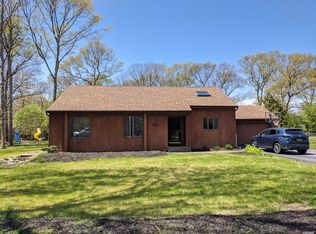 28 Forest Ln, Coram, NY 11727