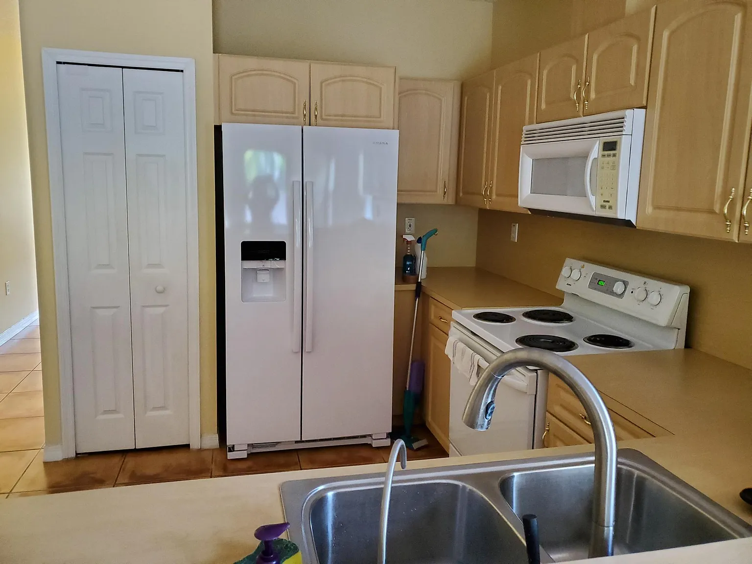 4 bed, 1800 sqft, $3,500 — Photo 3