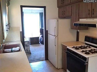 5th image of 12217 Carrington Ave