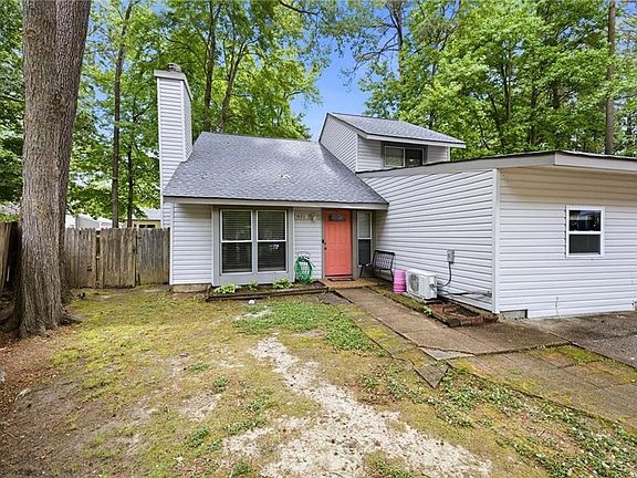 2nd image of 821 Pine Tree Ct