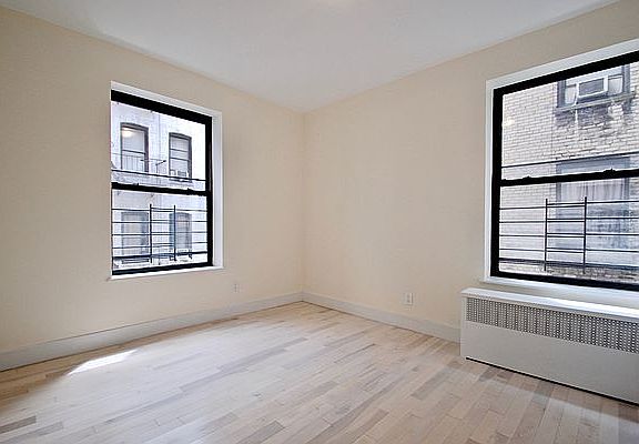 3rd image of 66 Saint Nicholas Pl #32A