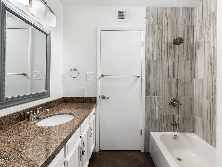 7645 N Via De Manana — Photo 30