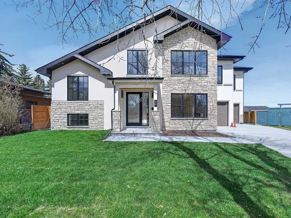 88 Woodlark Dr SW, Calgary, AB T3C 3H5