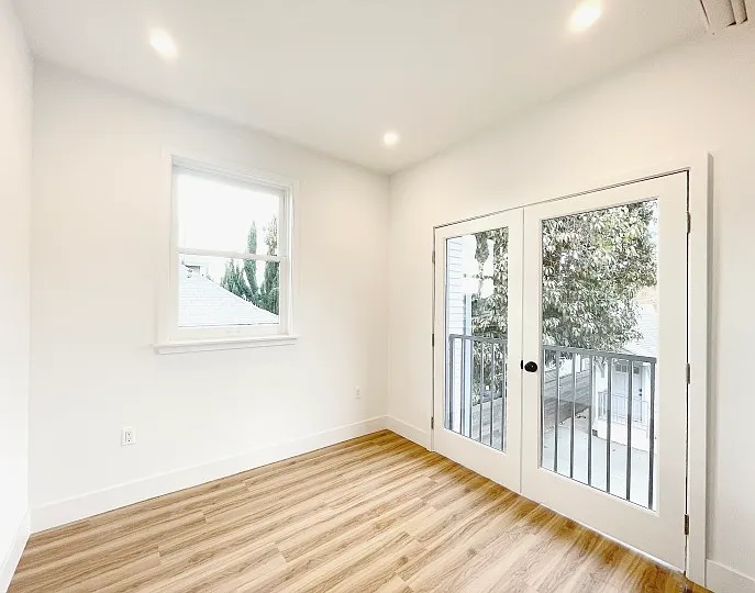 1325 W 24th St — Photo 35