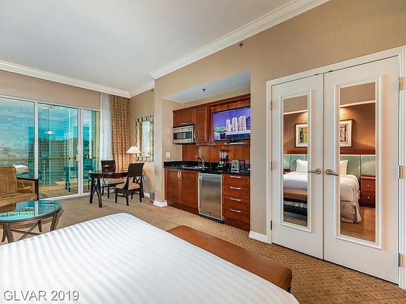 5th image of 135 Harmon Ave #3009
