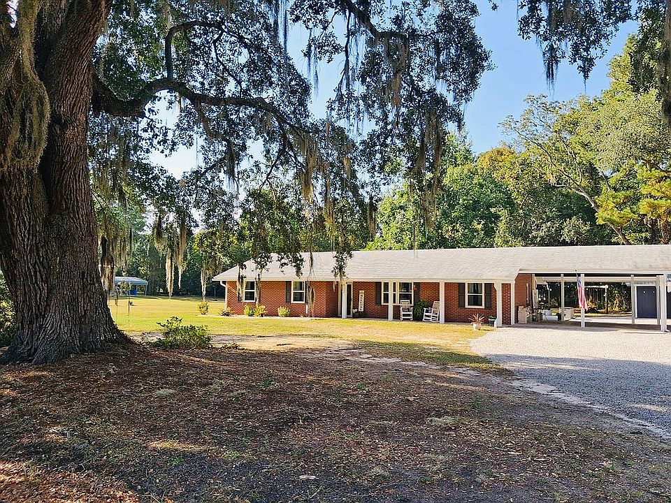 1st image of 832 Bachelor Hill Rd