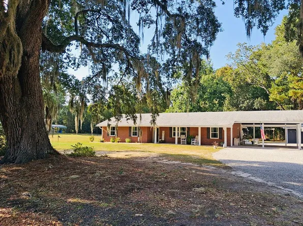 832 Bachelor Hill Rd, Walterboro, SC 29488