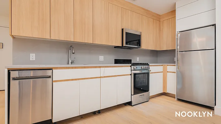 Rented by Nooklyn NYC LLC | media 44