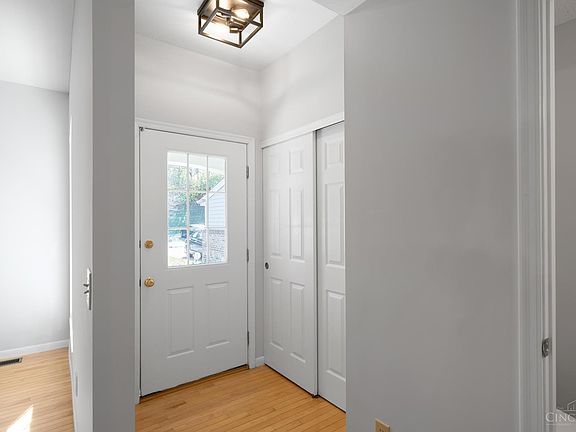 3rd image of 6548 Silverfox Dr