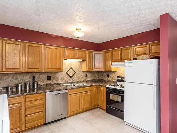 5th image of 5697 Andrea Ln