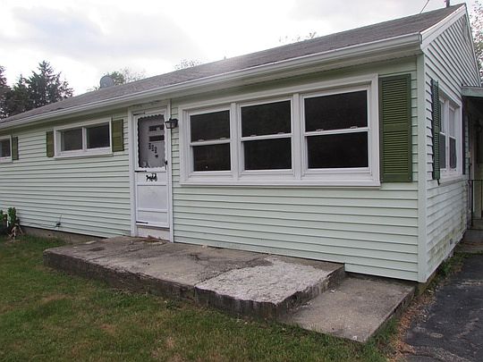 3rd image of 205 S Burnham Hwy