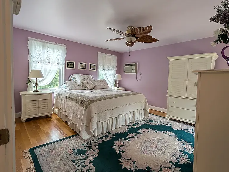 10 Shore Rd — Photo 13