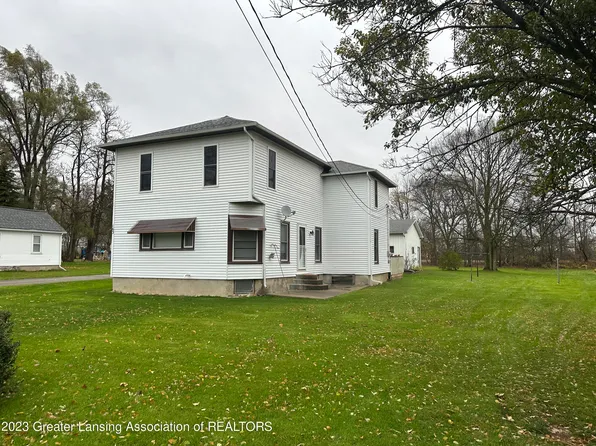 163 Maple St, Vermontville, MI 49096