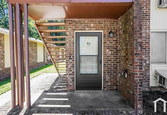 2nd image of 414 Raynor St #D2