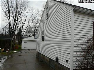 2nd image of 326 Bon Air Ave