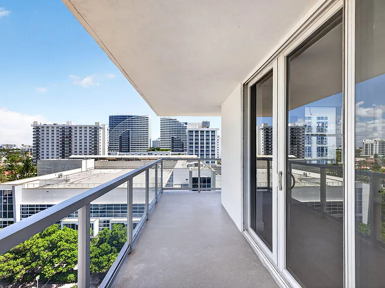 209 N Fort Lauderdale Beach Blvd #8A — Photo 26