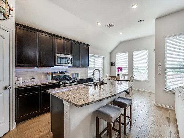 9108 Bronze Meadow Dr — Photo 7