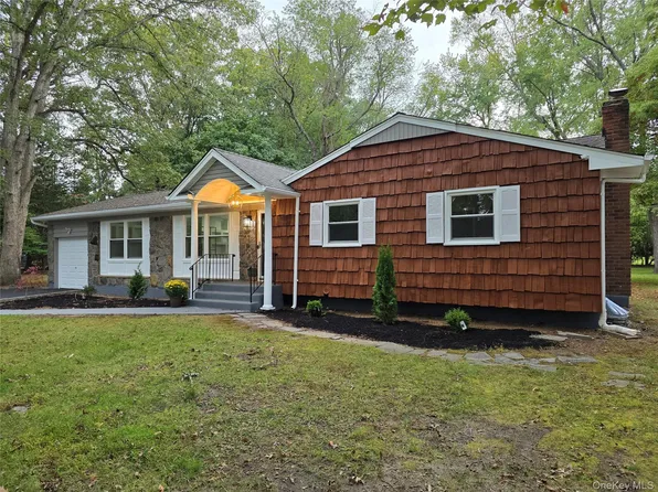 64 Brooksite Drive, Smithtown, NY 11787