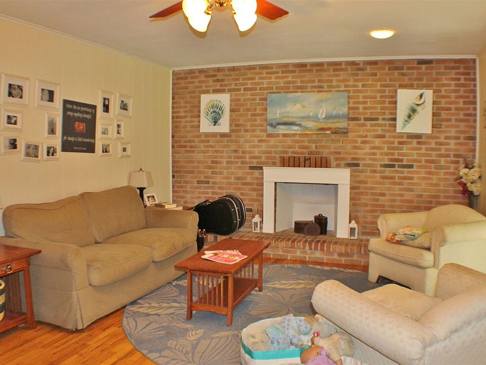 1st image of 18 Van Tassell Ln